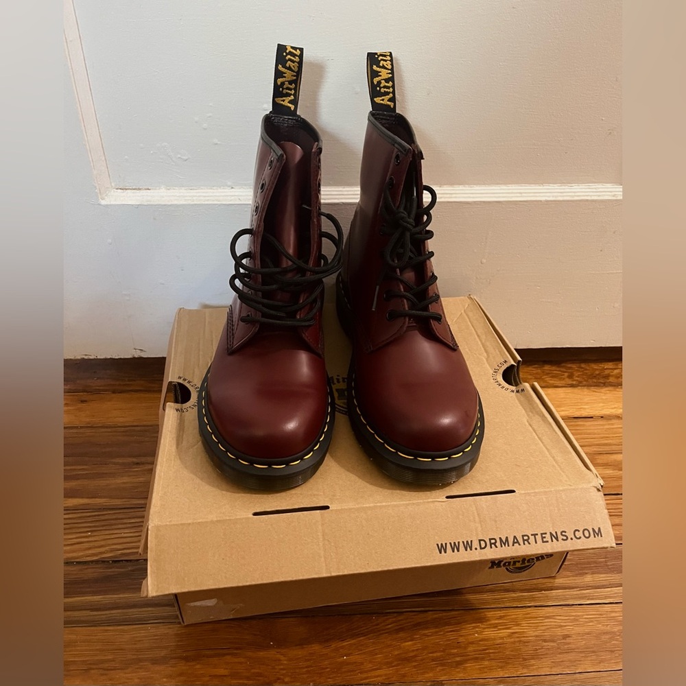 NWOT Dr marten in red